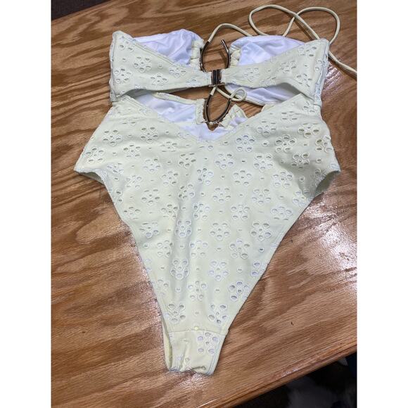 River Island Women's Yellow Broderie- One-Piece Swimsuits size 10  (B40 ) - Picture 9 of 10